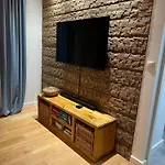 Cozy Private House With Backyard And Hot Tub 别墅 *