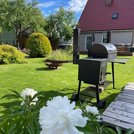 Cozy Private House With Backyard And Hot Tub فيلة