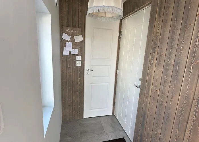 Cozy Private House With Backyard And Hot Tub