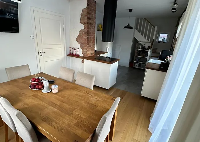 Cozy Private House With Backyard And Hot Tub فيلة